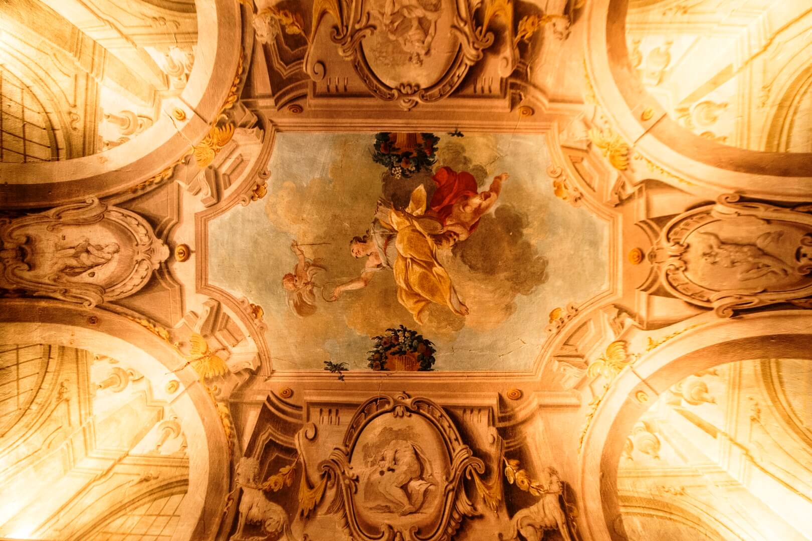 VILLA FOR SALE IN TUSCANY